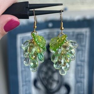 Handmade Green Grape Glass Bead Earrings🍇